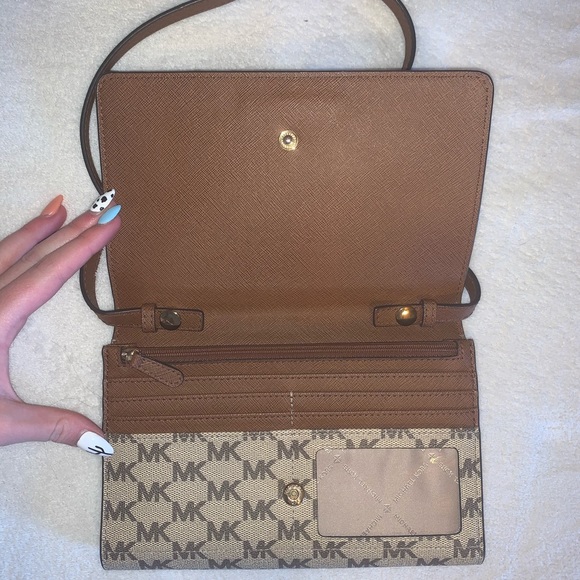 Michael Kors Crossbody - Picture 2 of 2